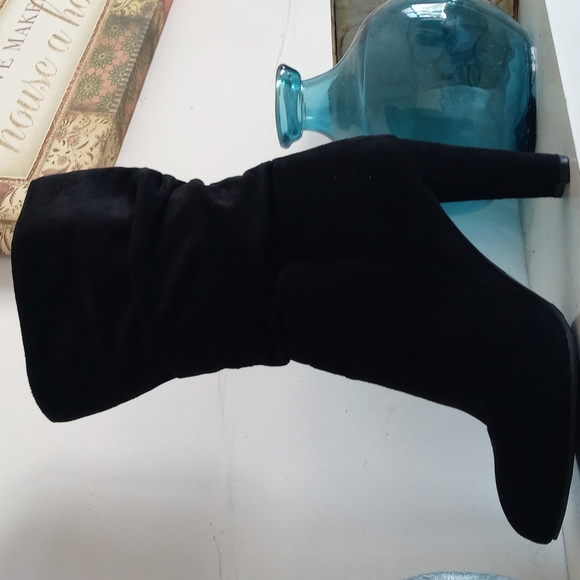 Black booties size 8 - Picture 11 of 11